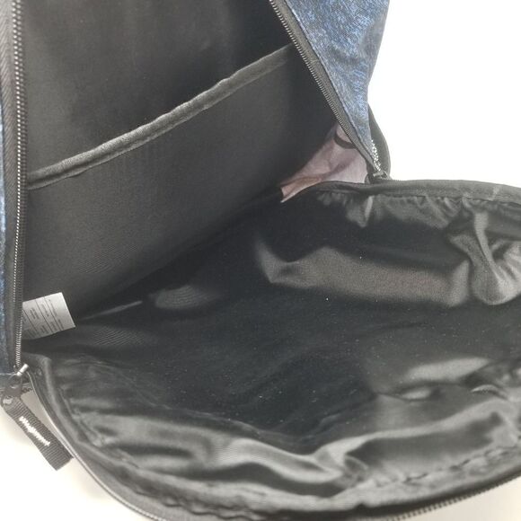 NWT. REEBOK BACKPACK. 16.5" X 11.5" X 5.5". - Picture 8 of 13